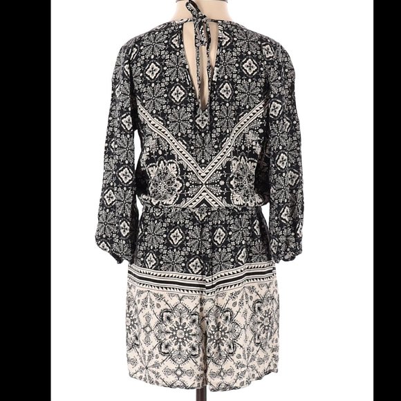 Romper - Picture 2 of 2